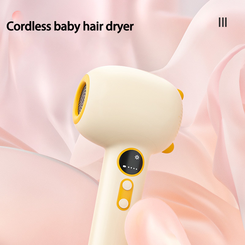 Drubbelloze haardroger met constante temperatuur voor de bescherming van de huid van de baby