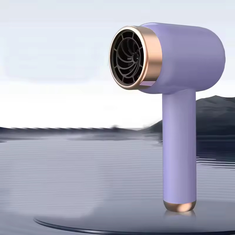 Een elektrische haardroger met drie temperatuurinstellingen en 300 miljoen negatieve ionen.