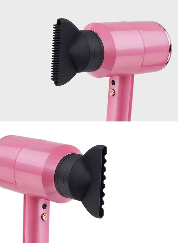 Roze haardroger met 3 professionele toevoegingen voor krachtige wind en zachte verzorging geschikt voor alle haartypes